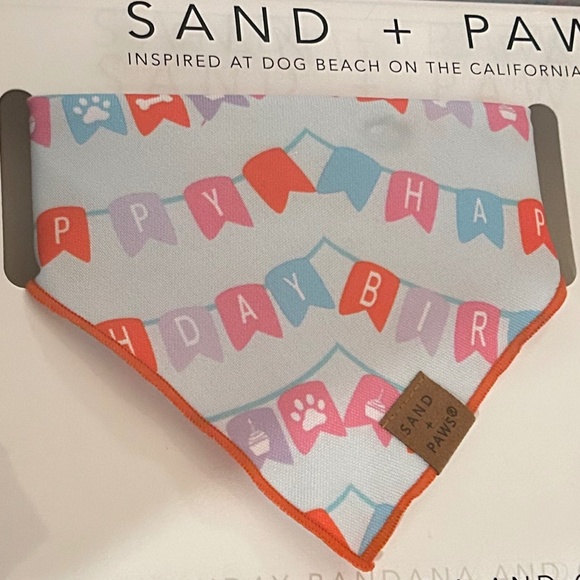 “New with box”  Sand + Paws Dog birthday Bandana & Candle - Picture 2 of 8